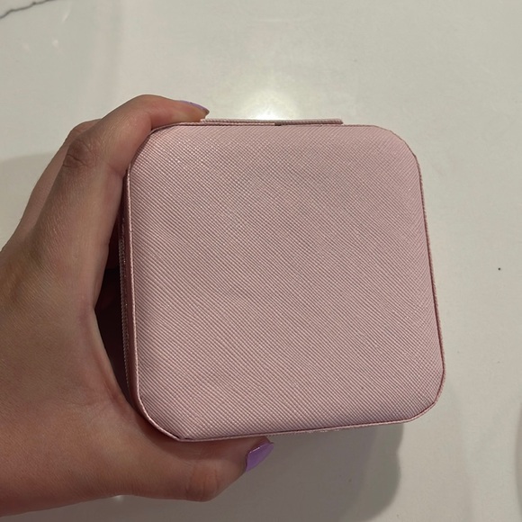 PORTABLE TRAVEL JEWELRY BOX PINK - Picture 2 of 3